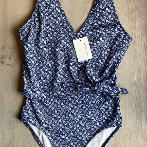 New Imagine Perry One Piece Swimwear - Picture 2 of 4